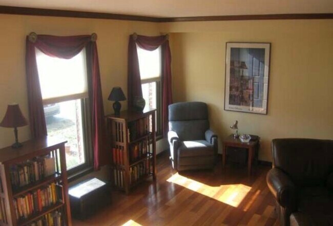 Building Photo - 516 Susan Dr