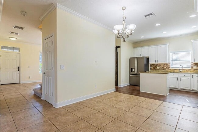 Building Photo - 14637 Tanja King Blvd