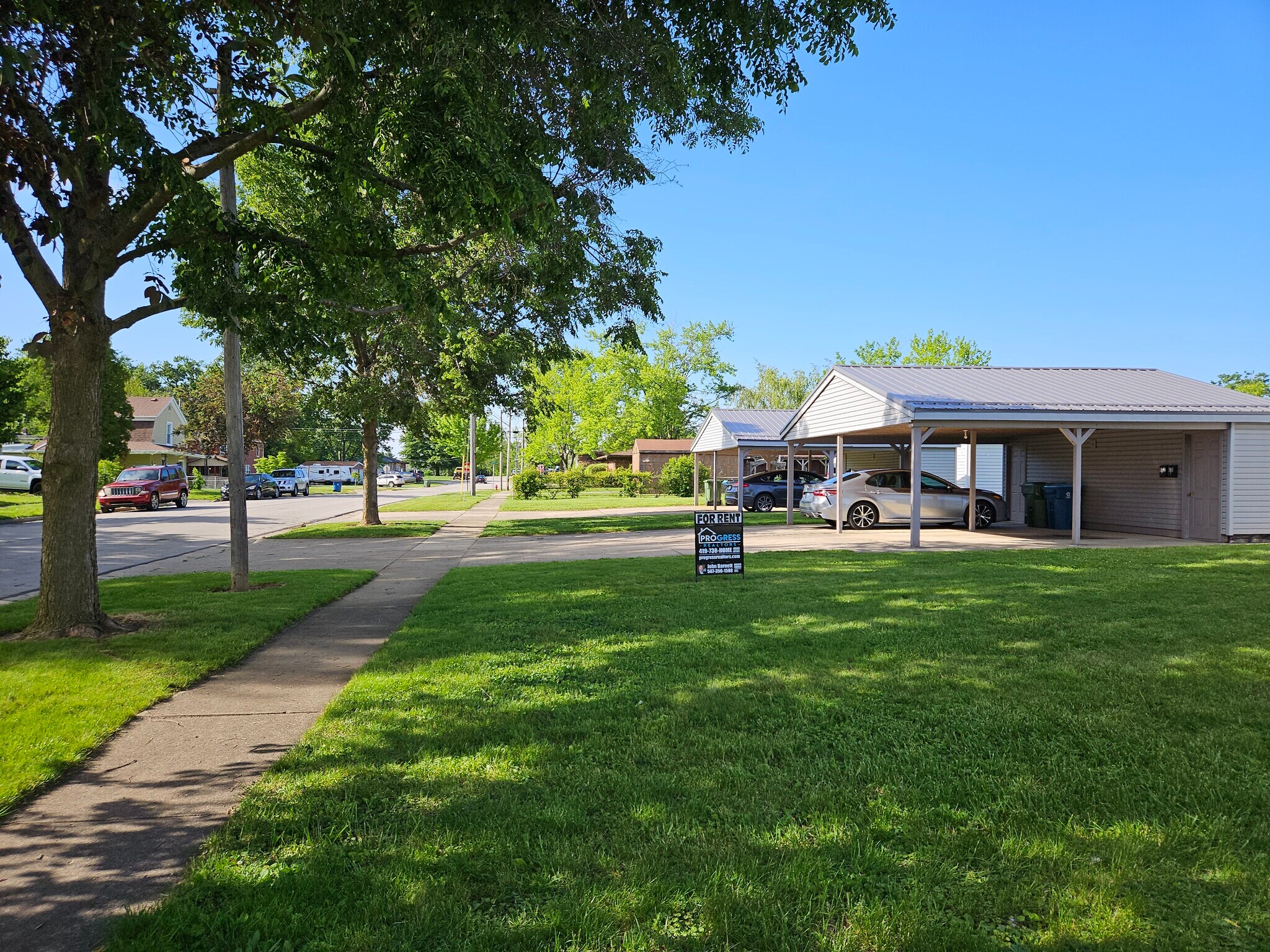 Building Photo - 612 N Wagner Ave