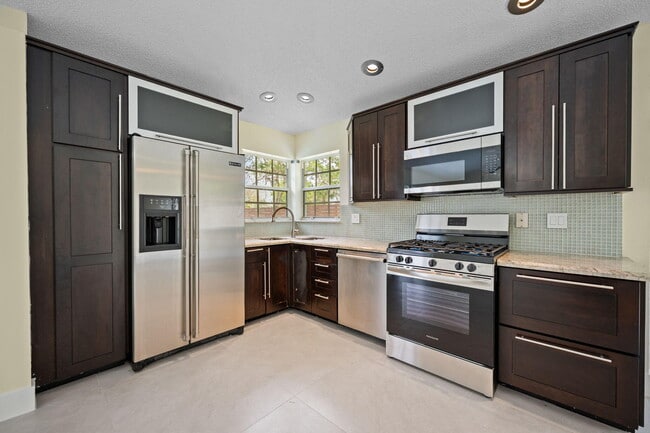 Building Photo - 13400 NW 5th Ct