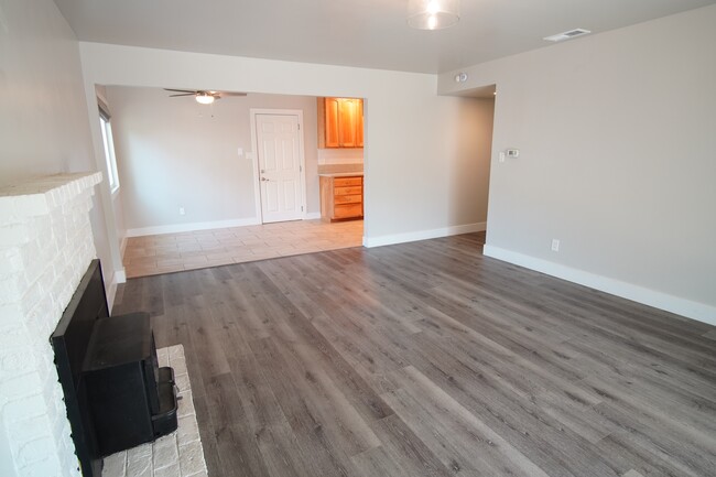 Building Photo - 1650 Archer Dr