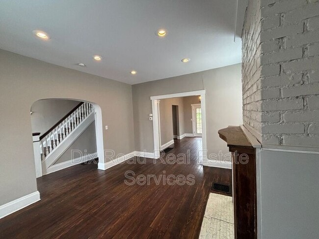 Building Photo - 5310 Carthage Ave