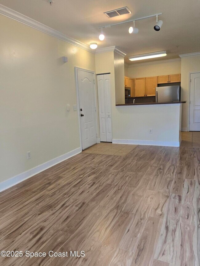 Building Photo - 6470 Borasco Dr