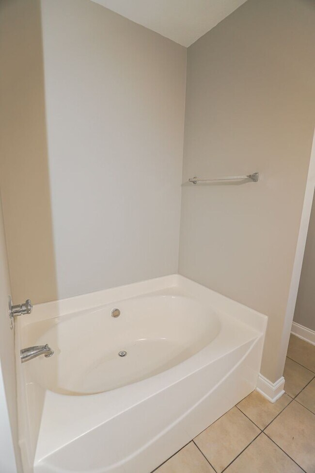 Building Photo - 4453 Galway Dr
