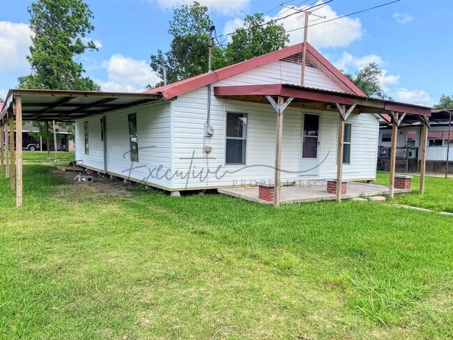 Building Photo - Affordable 2-Bed Home in Sulphur with Grea...