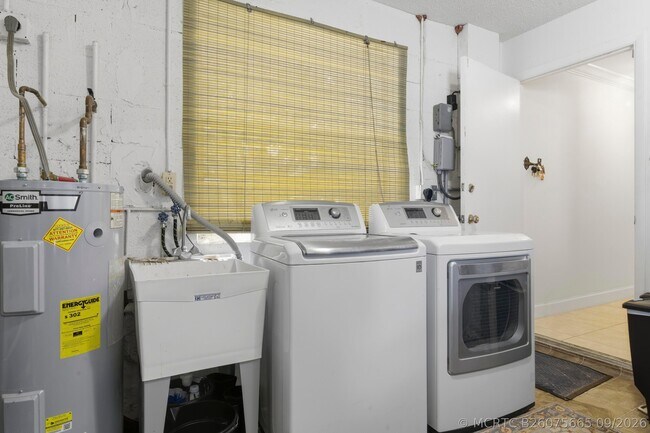 Building Photo - 8685 SW Keathley Ct
