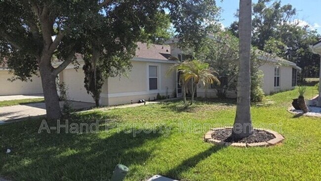 Building Photo - 2527 Chatham Cir
