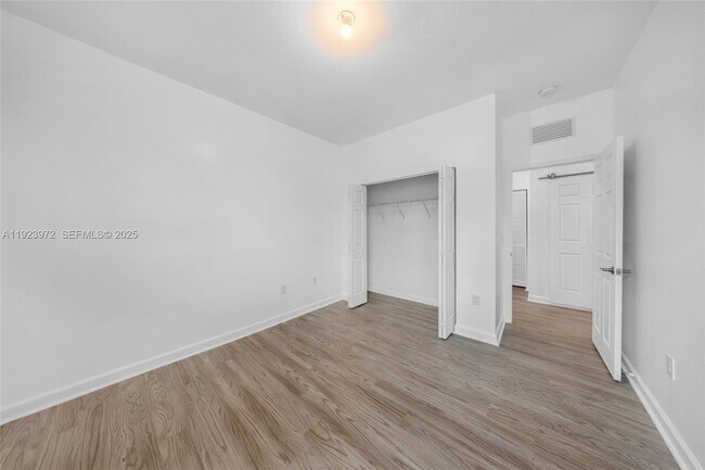 Building Photo - 268 NE 210th Way