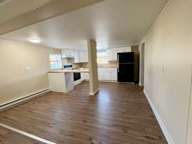 Building Photo - 165 N Hanover St