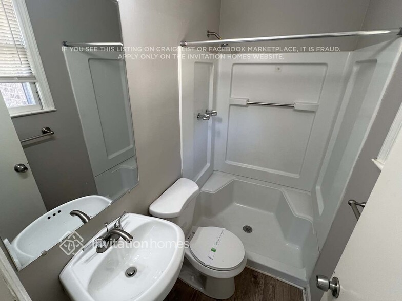 Building Photo - 35 Circle Creek Dr