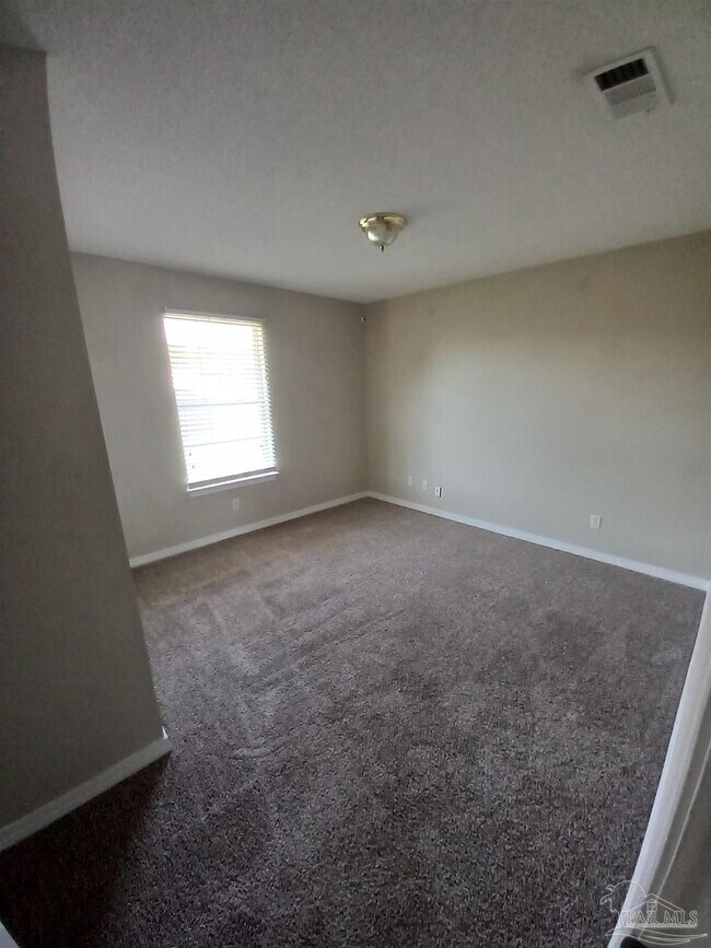Building Photo - 537 Batten Blvd