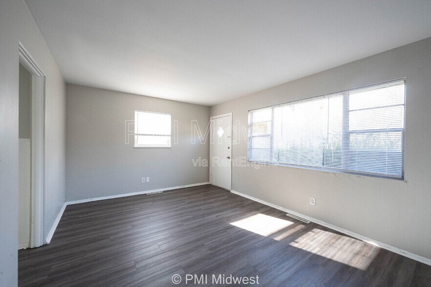 Building Photo - 5843 Woodside Dr
