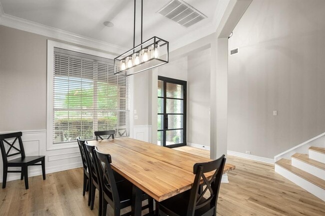 Building Photo - 601 Scenic Path