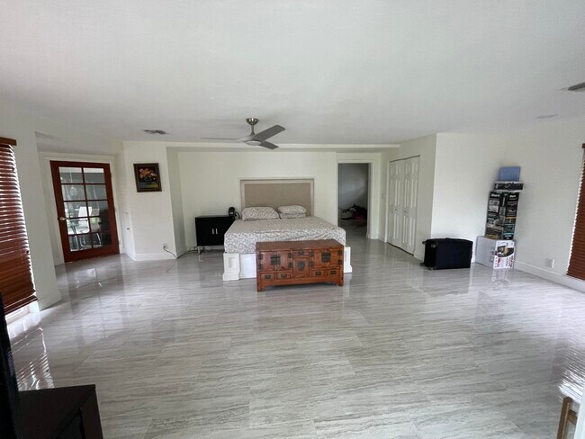 Building Photo - 208 Sims Creek Dr