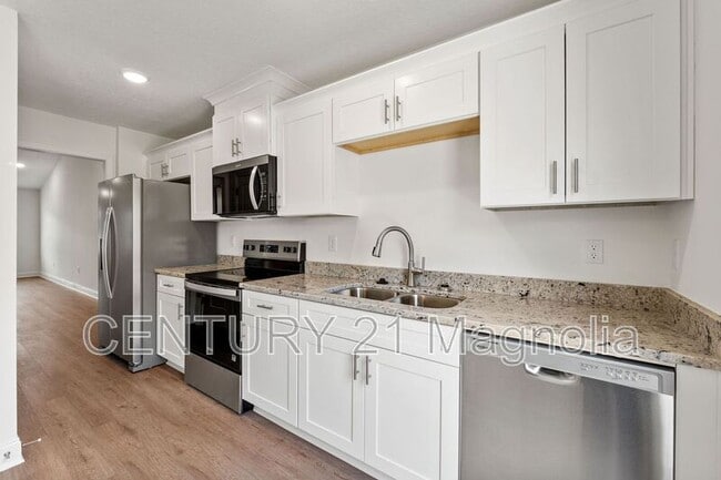 Building Photo - 2219 Archer Ln