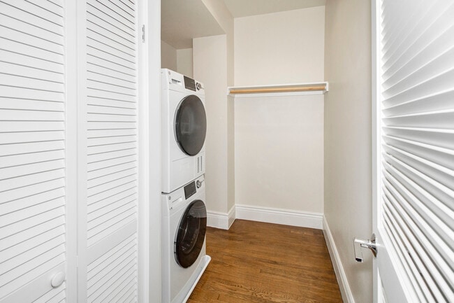 Interior Photo - 2363 Van Ness