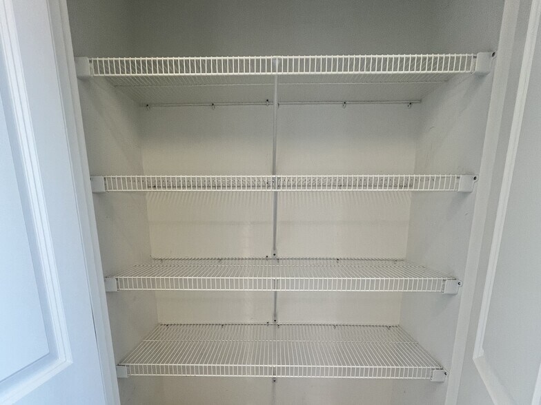 Building Photo - 239 Cedar St