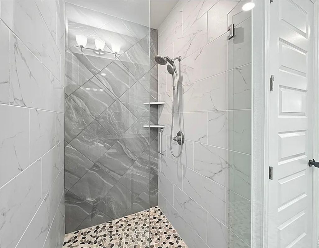 Building Photo - 9525 Thorncrown Ln
