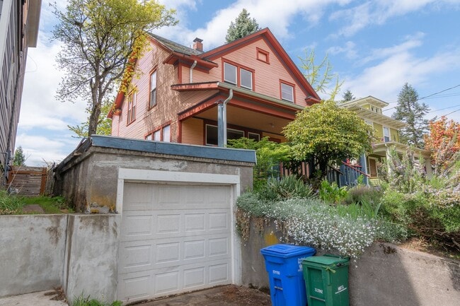 Building Photo - 4715 NE 17th Ave