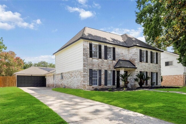 Building Photo - 5511 Green Timbers Dr