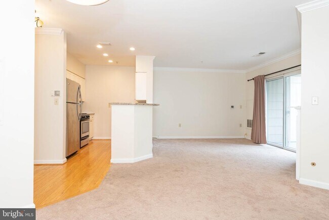 Building Photo - 2204 Westcourt Ln