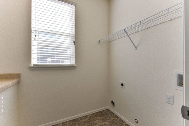 Building Photo - 476 Havenbrook Dr