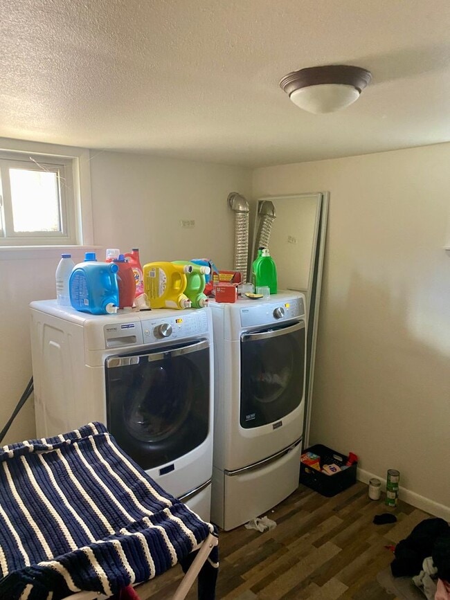 Building Photo - Available for 2026-2027 Fall Pre-Leasing! ...