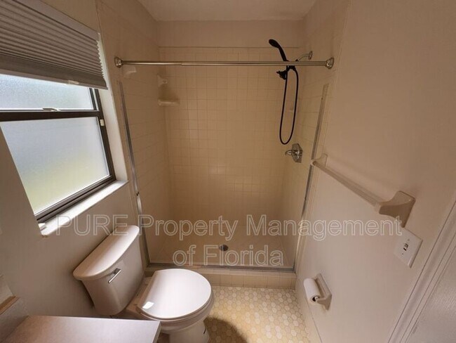 Building Photo - 9 Banyan Course Run