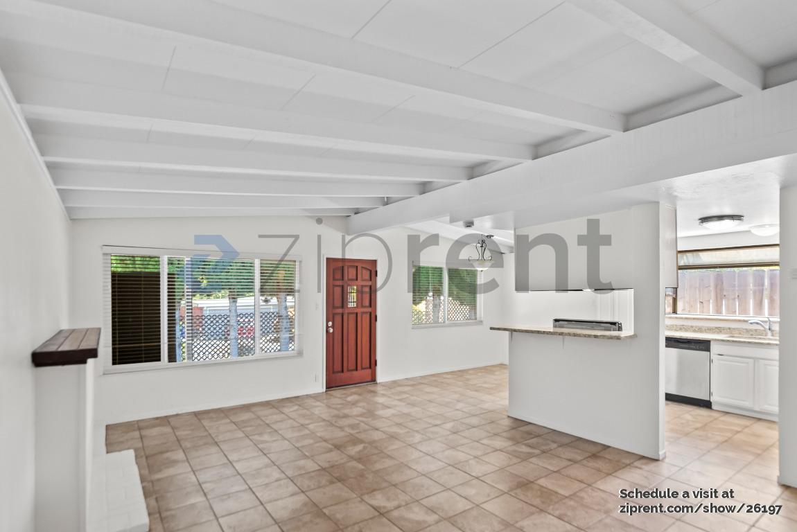 Building Photo - 499 Pebble Dr