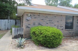 Building Photo - 126 Classic Manor Ct