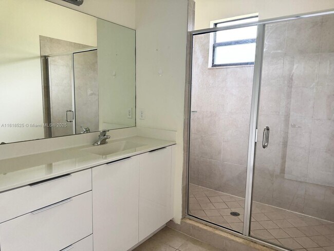Building Photo - 11941 SW 150th Pl