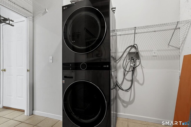 Building Photo - 19 Candlewood Springs Road