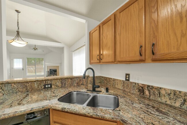 Building Photo - 21007 Terrace View Dr