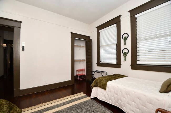 Building Photo - 407 Cordell St