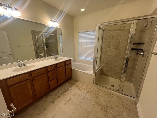 Building Photo - 9453 Montebello Way