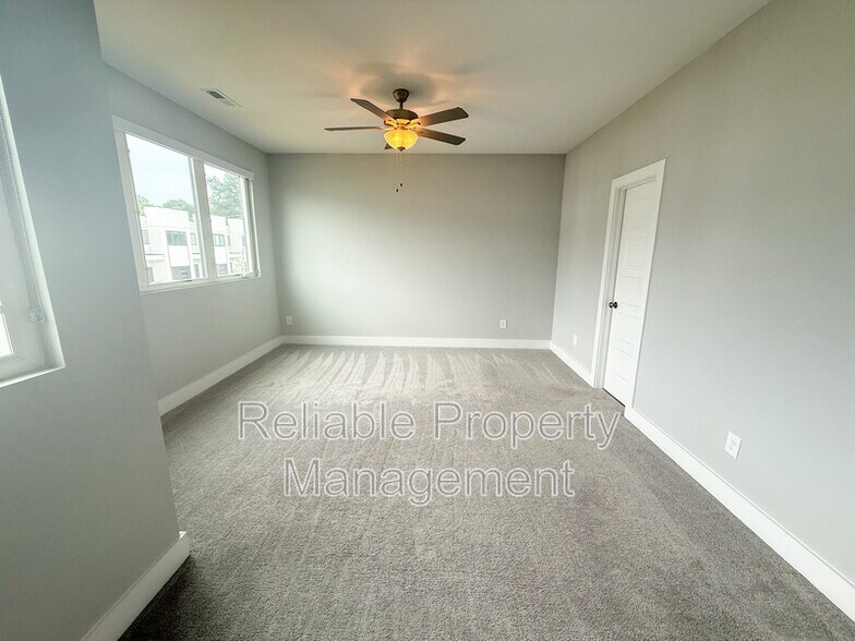 Building Photo - 37 N Laird Dr