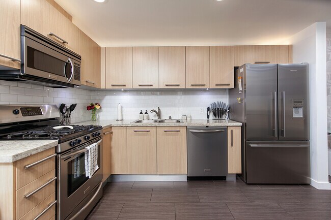 Building Photo - 1431 Pacific Hwy