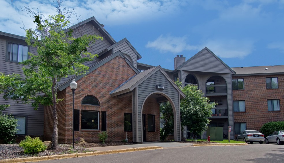 Greenbrier Apartments Minnetonka