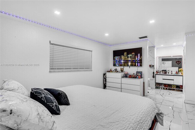 Building Photo - 2860 W 80th St
