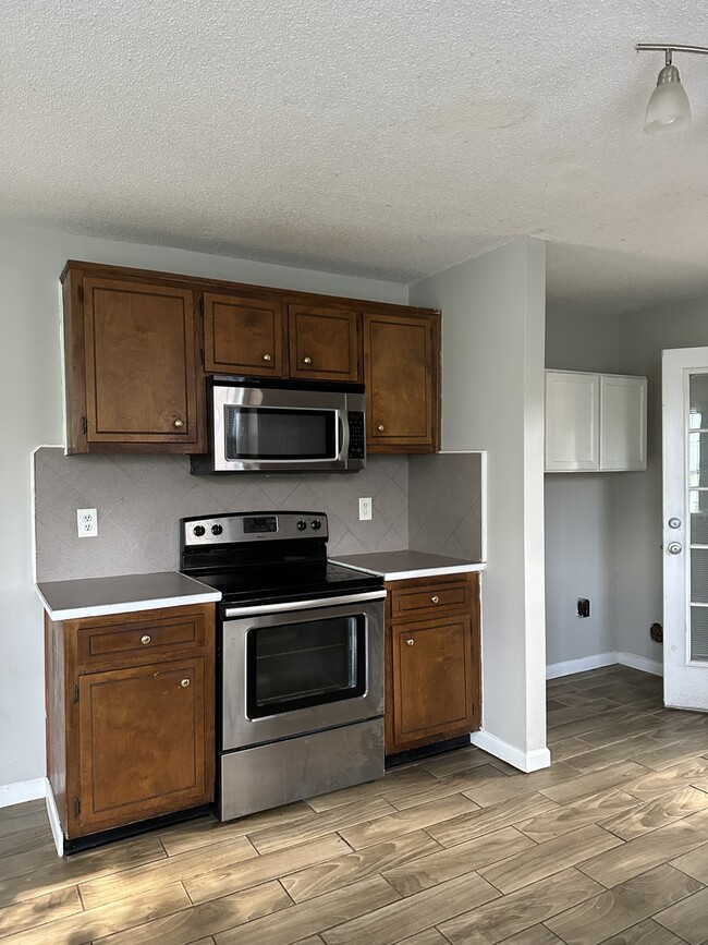 Building Photo - 5091 Farm Valley Dr NE