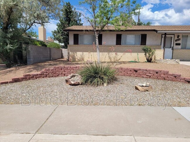 Primary Photo - 11629 La Cueva Ln NE