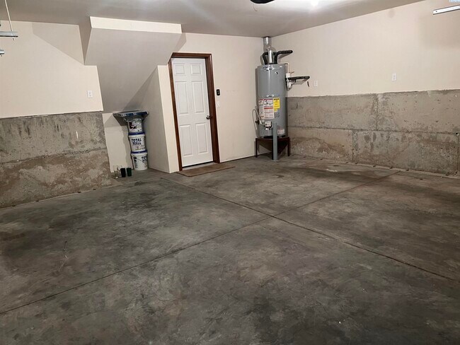 Building Photo - 337 Temple Meadow Ln