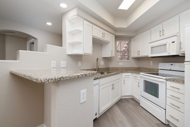 Building Photo - 10410 N Cave Creek Rd