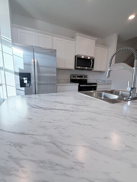 Building Photo - 4927 Nebula Ln