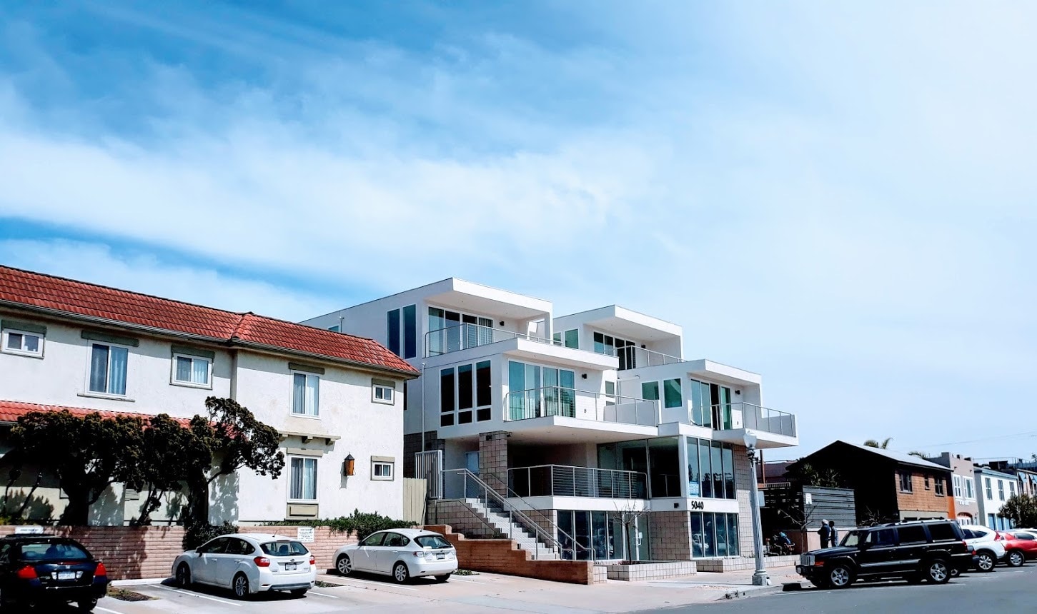 Building Photo - 5040 Santa Monica Ave