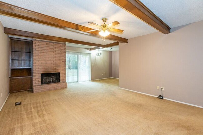 Building Photo - 6125 S Troost Ave