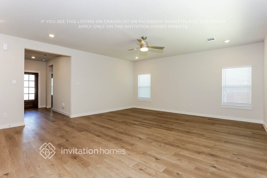 Building Photo - 419 Amberville Dr