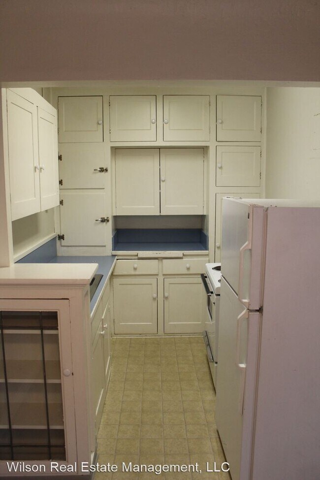 Building Photo - 1501 W Yakima Ave