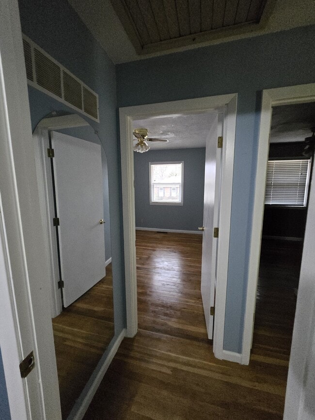 Building Photo - 7517 N Lydia Ave