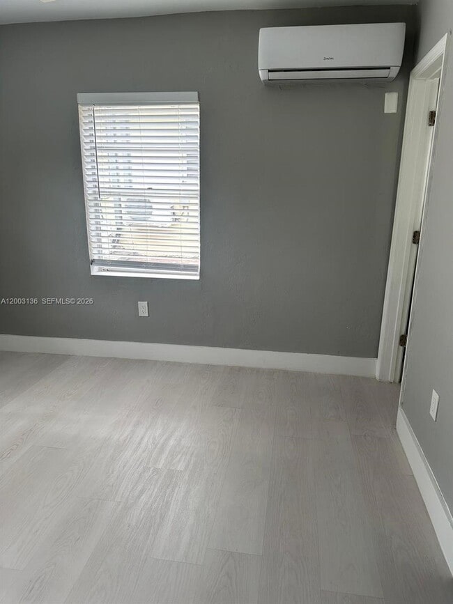 Building Photo - 2016 Miami Rd